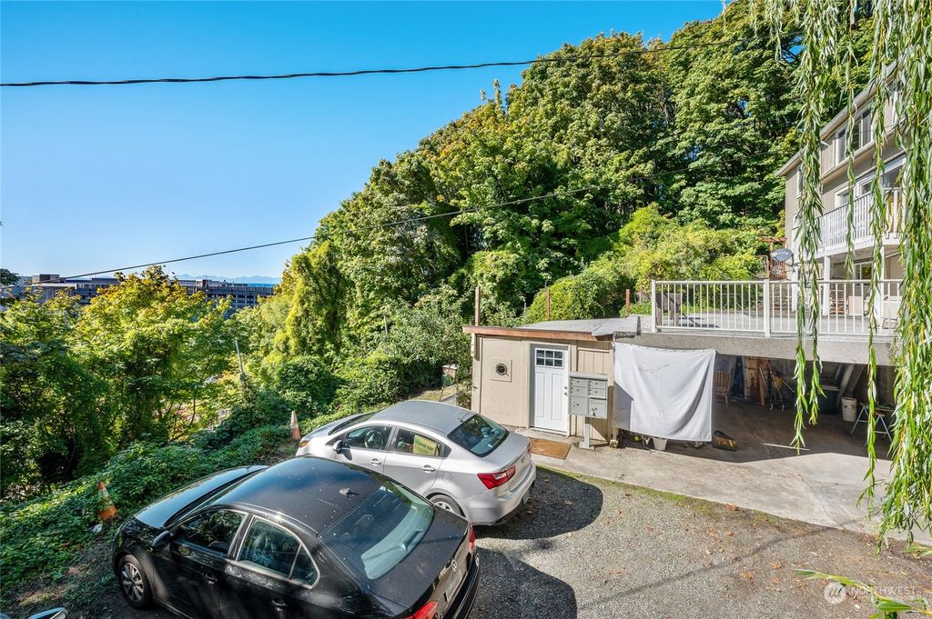 Photo of 1040 Elliott Avenue W, Seattle, WA 98118 (MLS # 2170800)