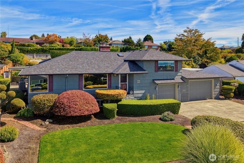 Photo of 1245 S Fernside Drive, Tacoma, WA 98465 (MLS # 2580557)