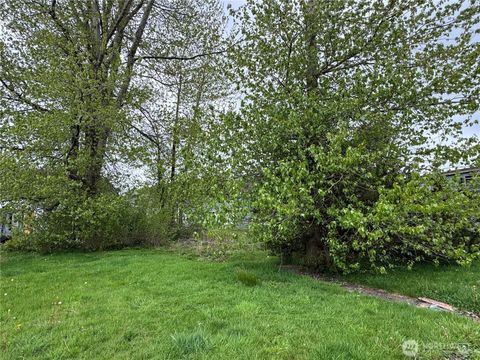 Photo of 2206 Simpson Avenue, Aberdeen, WA 98520 (MLS # 2512148)