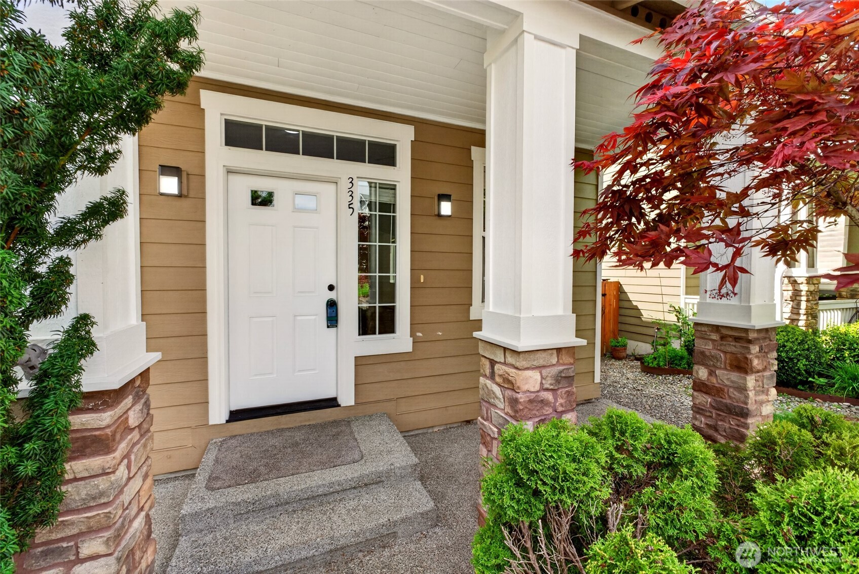 335 NE GRAHAM Avenue