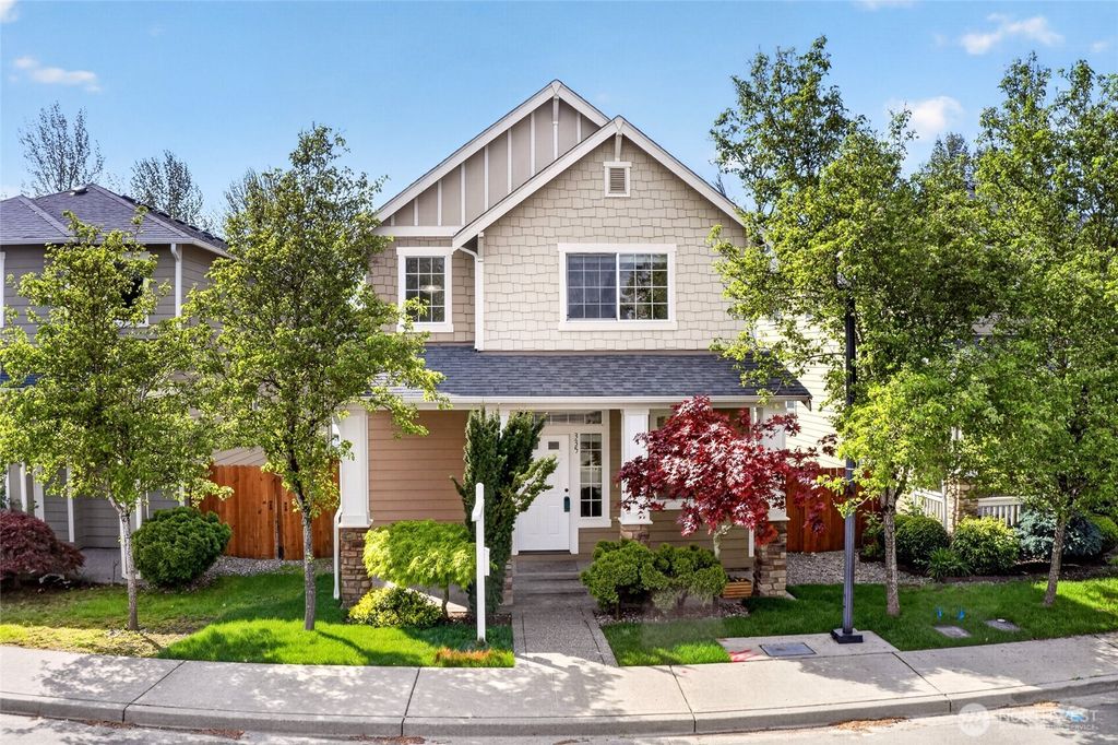 Photo of 335 NE GRAHAM Avenue, Renton, WA 98059 (MLS # 2512674)