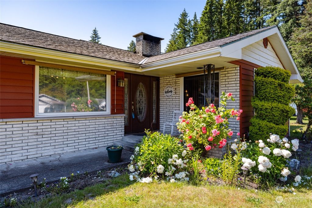 Photo of 1135 Montague Avenue, Darrington, WA 98241 (MLS # 2243904)