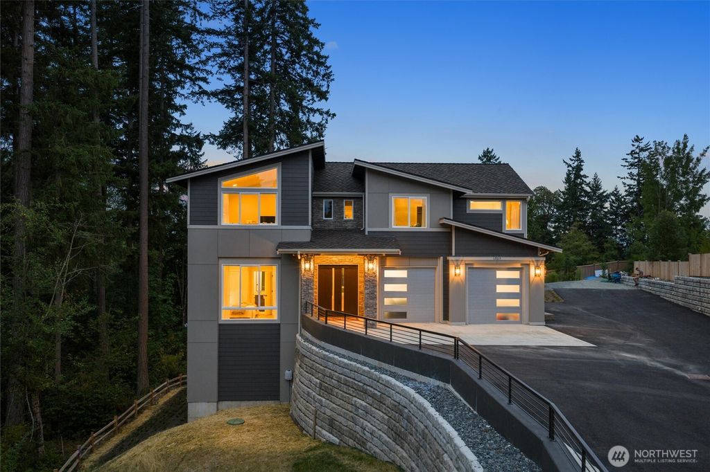 Photo of 12015 SE 81st Lane, Newcastle, WA 98056 (MLS # 2417586)