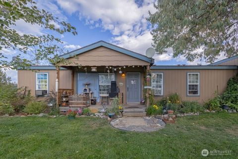 Photo of 37118 N Prescott Road, Deer Park, WA 99006 (MLS # 2441783)