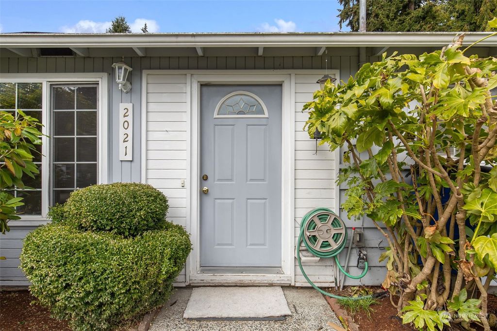 Photo of 2021 208th Place SW, Lynnwood, WA 98036 (MLS # 2048350)