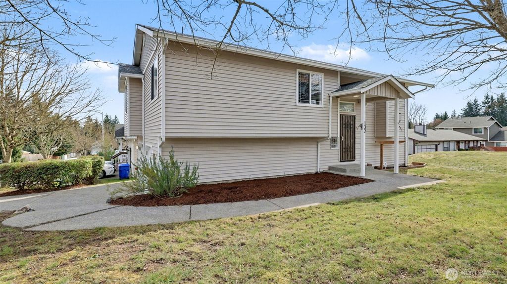 Photo of 132 76th Place SW, Everett, WA 98203 (MLS # 2499757)