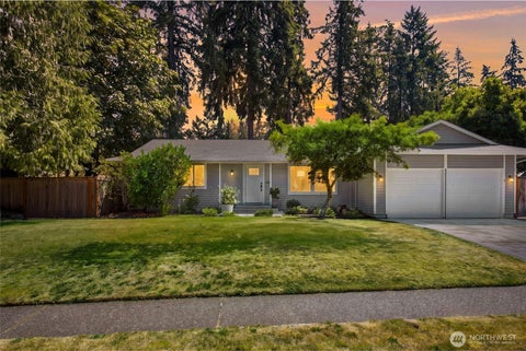 Photo of 11815 NE 143rd Street, Kirkland, WA 98034 (MLS # 2567075)