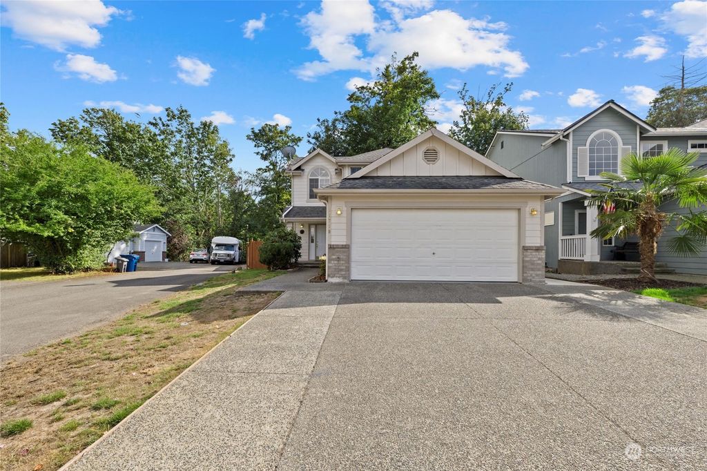 Photo of 11719 SE 193rd Place, Kent, WA 98031 (MLS # 2158959)