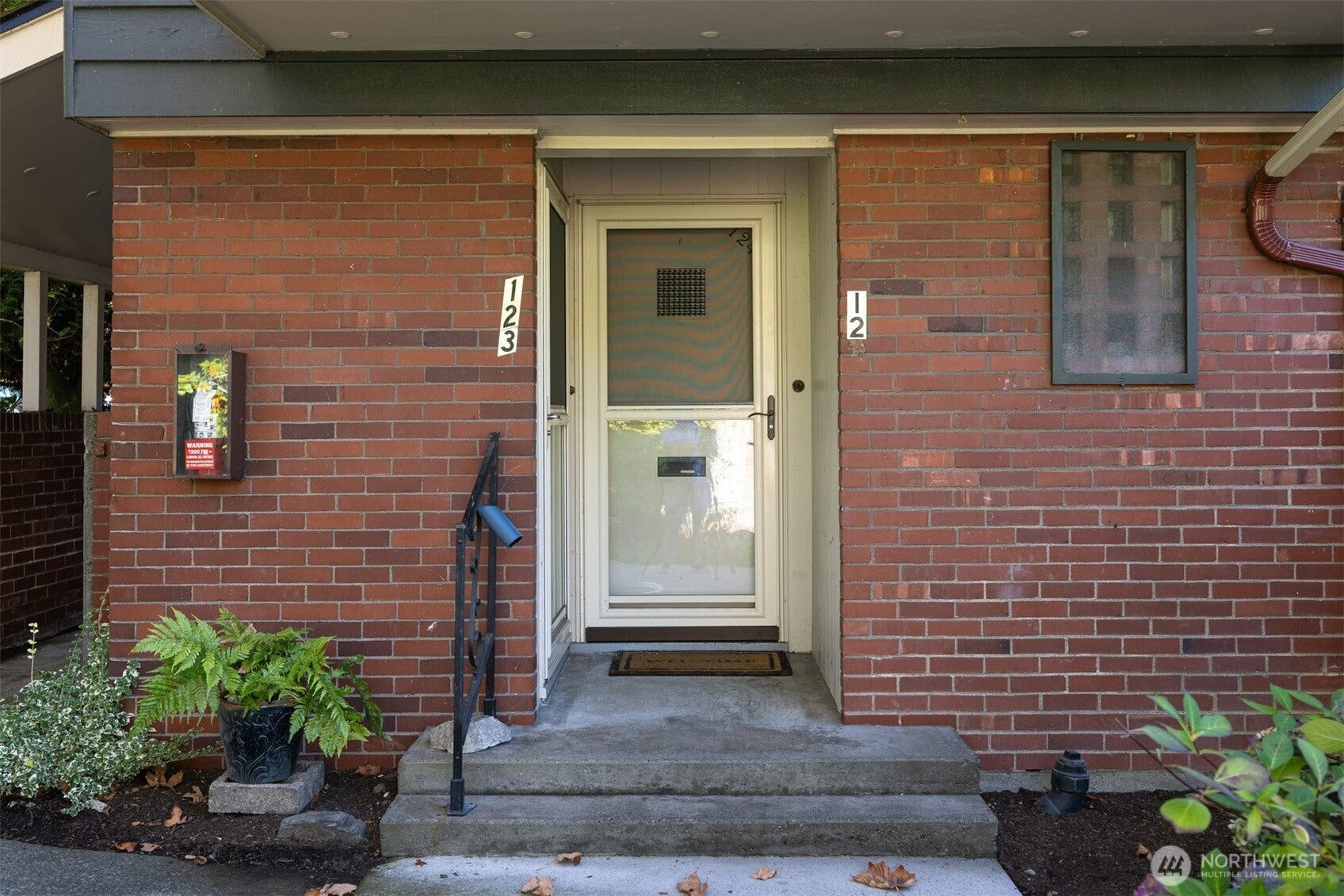 901 N Forest Street 123