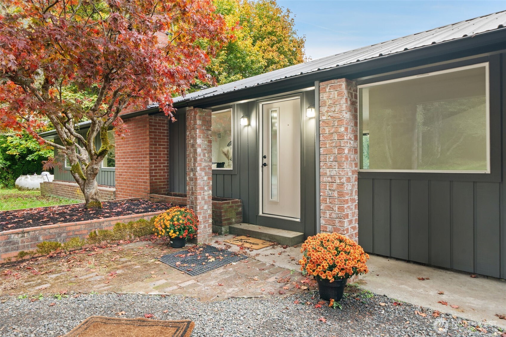 27582 State Highway 104 NE