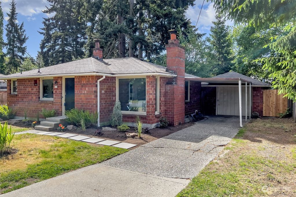 Photo of 2129 N 155th Street, Shoreline, WA 98133 (MLS # 2236762)