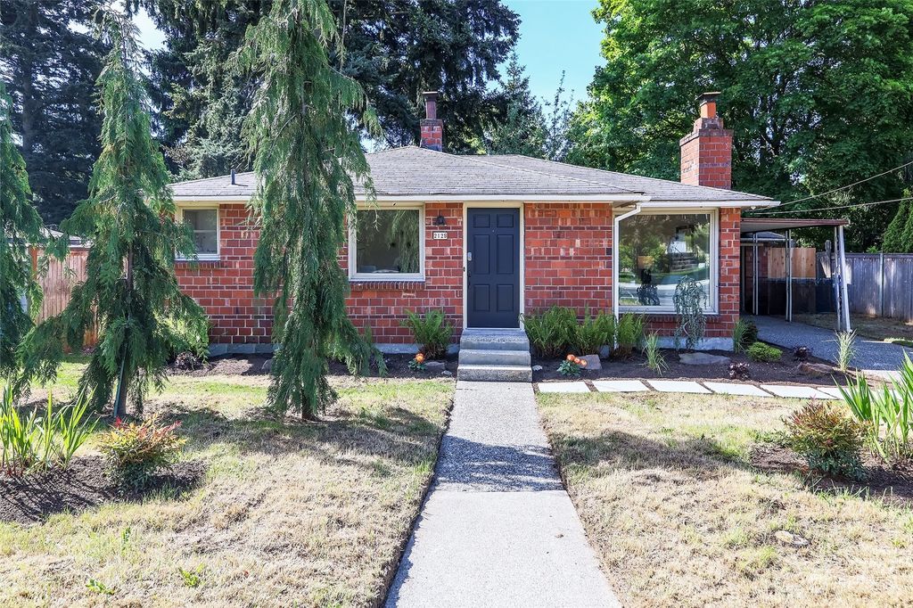 Photo of 2129 N 155th Street, Shoreline, WA 98133 (MLS # 2236762)