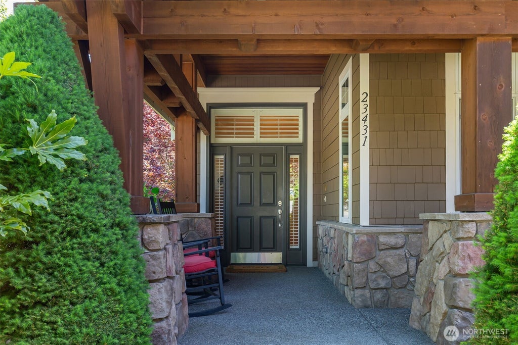 Photo of 23431 NE 10th Place, Sammamish, WA 98074 (MLS # 2551525)