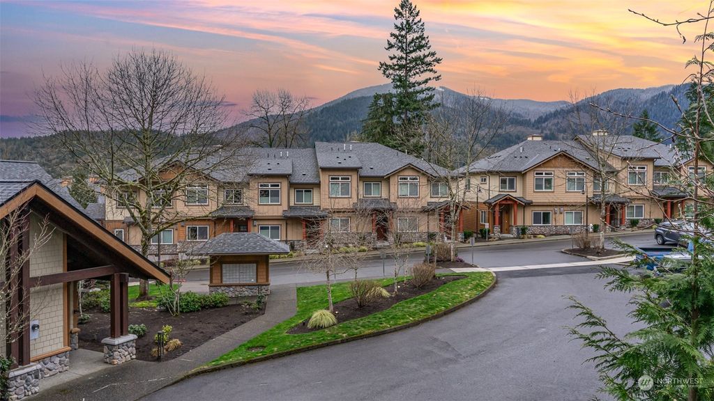 Photo of 1074 SW Collier PL Pl, Issaquah, WA 98027 (MLS # 2203568)