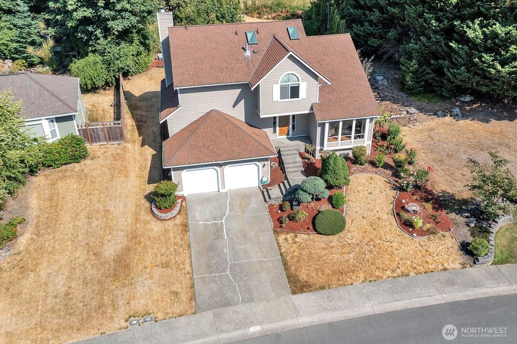 Photo of 4914 S 310th Place, Auburn, WA 98001 (MLS # 2408530)