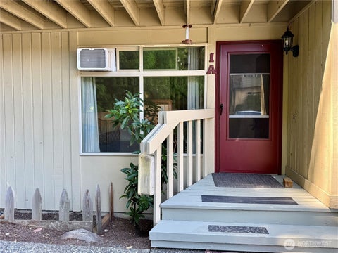 Photo of 4326 156th Street SW #1A, Lynnwood, WA 98087 (MLS # 2549679)