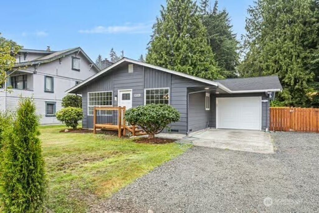 Photo of 4914 S 2nd Avenue, Everett, WA 98203 (MLS # 2411839)