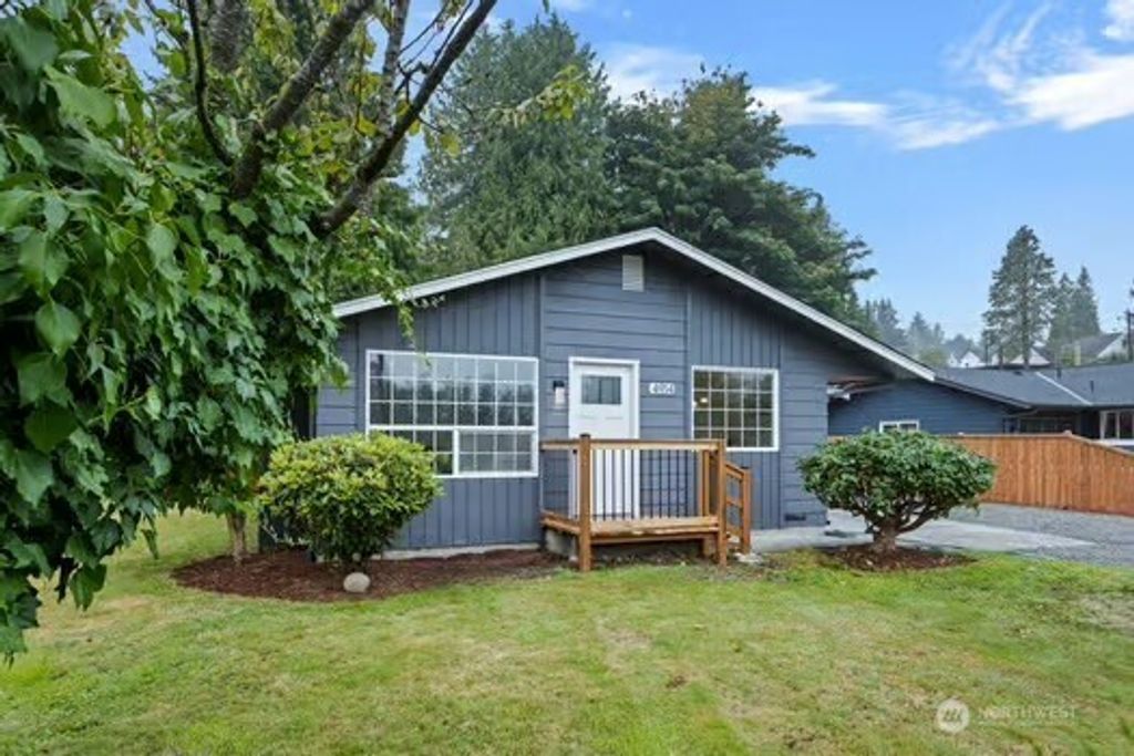Photo of 4914 S 2nd Avenue, Everett, WA 98203 (MLS # 2411839)