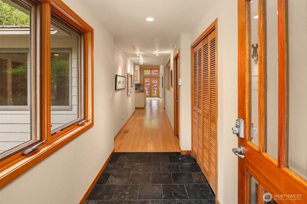Photo of 558 20th Avenue, Kirkland, WA 98033 (MLS # 2514841)