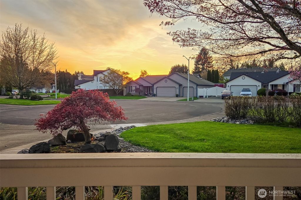 Photo of 14711 NW 7th Place, Vancouver, WA 98685 (MLS # 2504192)
