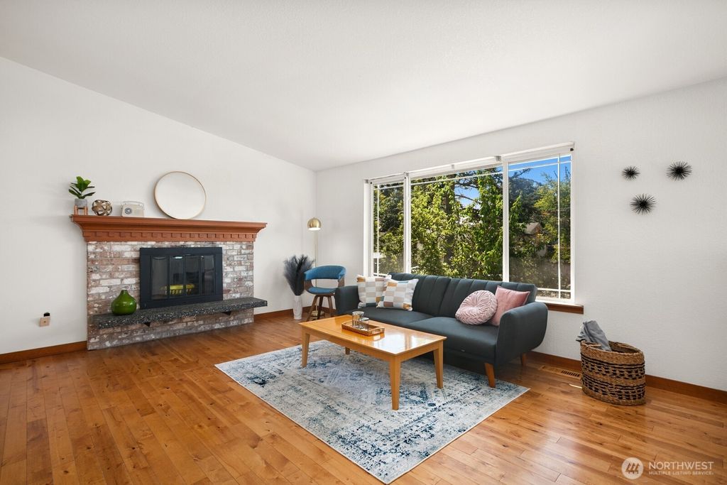 Photo of 4004 SW 337th Street, Federal Way, WA 98023 (MLS # 2424322)