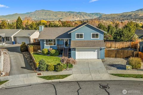 Photo of 2063 Lasso Drive, Wenatchee, WA 98801 (MLS # 2500325)
