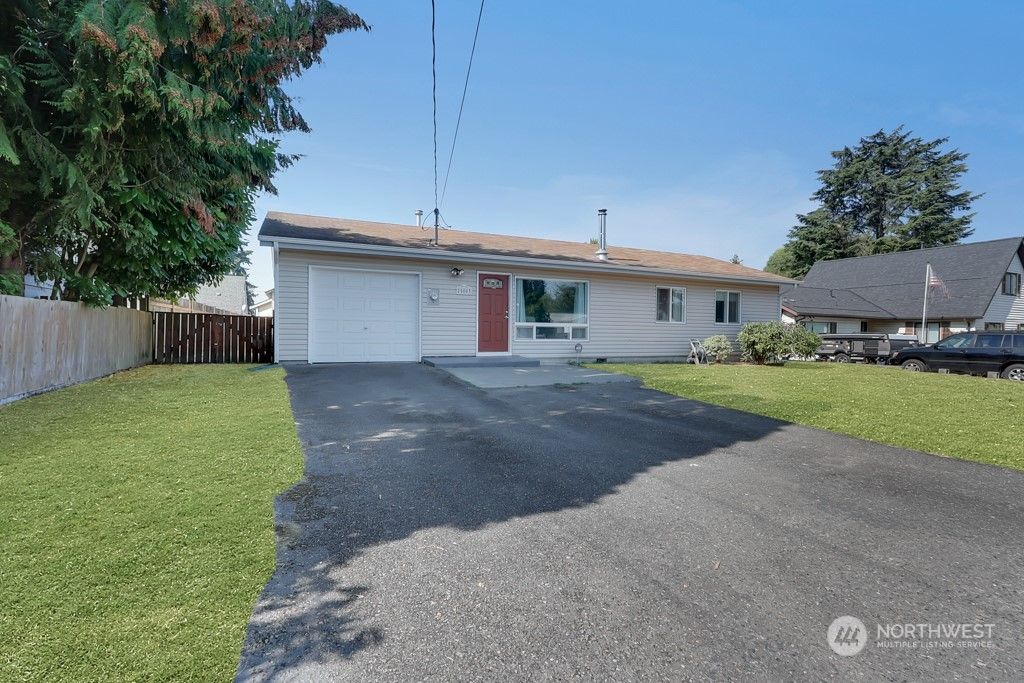 Photo of 25803 19th Avenue S, Des Moines, WA 98198 (MLS # 2001232)