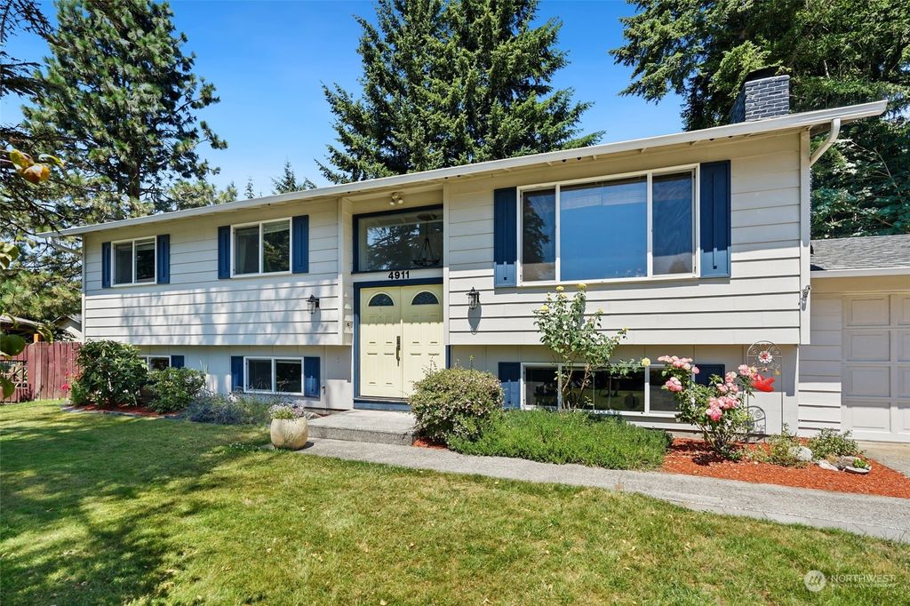 Photo of 4911 122nd Place NE, Marysville, WA 98271 (MLS # 2262459)