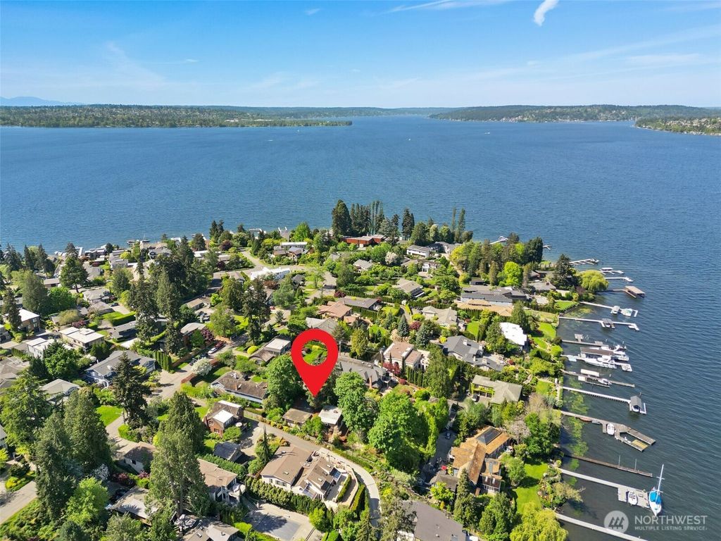 Photo of 4442 95th Avenue NE, Bellevue, WA 98004 (MLS # 2521919)