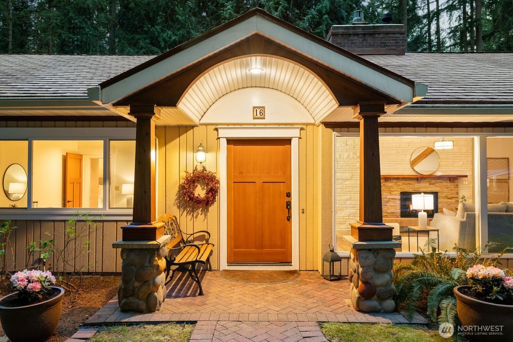 Photo of 16 Bridlewood Circle, Kirkland, WA 98033 (MLS # 2508391)