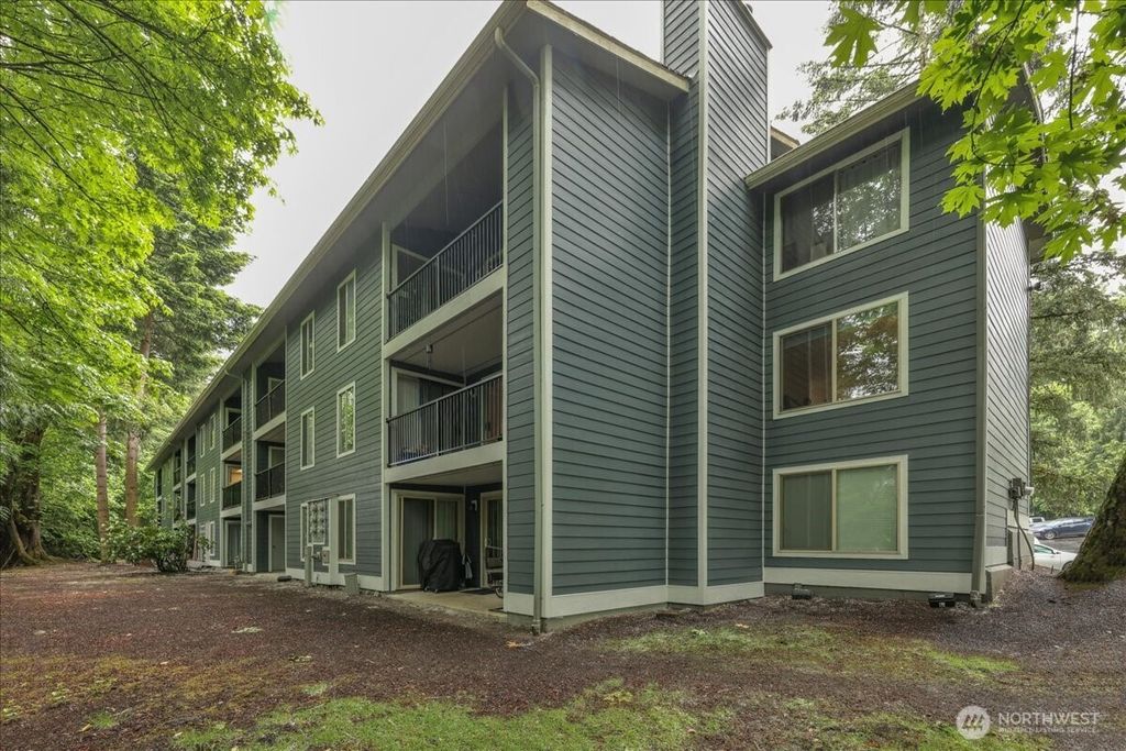 Photo of 4629 W Lake Sammamish Parkway SE #H206, Issaquah, WA 98027 (MLS # 2478008)