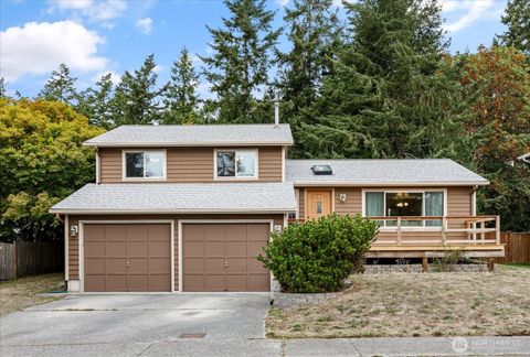 Photo of 1864 NE 11th Avenue, Oak Harbor, WA 98277 (MLS # 2442419)
