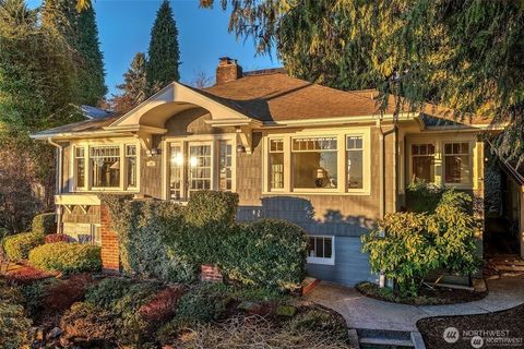 Photo of 707 Lake Washington Boulevard S, Seattle, WA 98144 (MLS # 2513000)