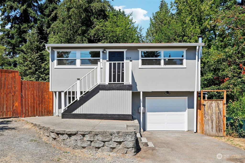 Photo of 828 NE 170th Street, Shoreline, WA 98155 (MLS # 2273321)