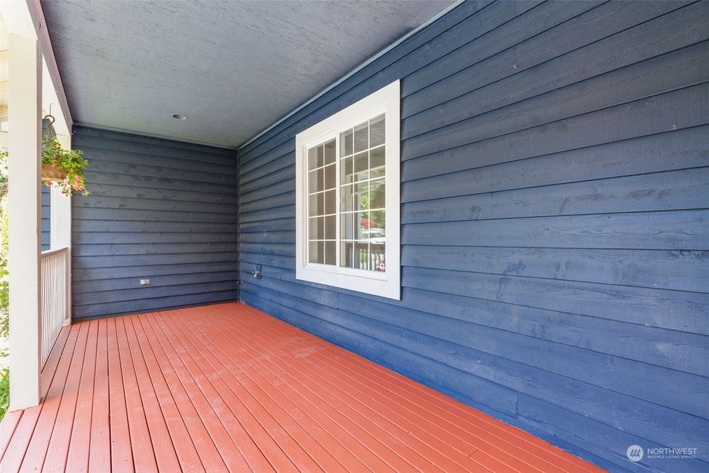 Photo of 15810 209th Ave SE Ave, Renton, WA 98059 (MLS # 2228061)