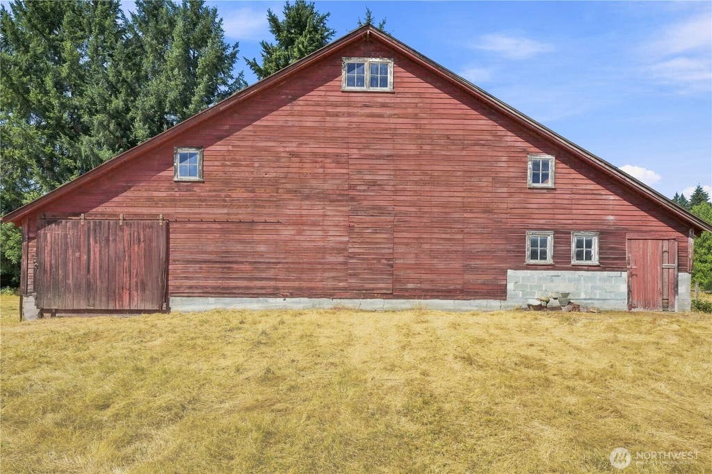 Photo of 13714 217th Avenue SE, Issaquah, WA 98027 (MLS # 2572306)