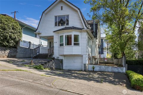 Photo of 924 3rd Avenue W, Seattle, WA 98119 (MLS # 2436719)
