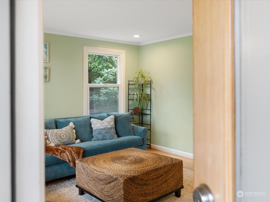 Photo of 908 NW 97th Street, Seattle, WA 98117 (MLS # 2217896)