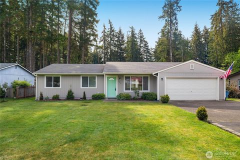 Photo of 810 E Lakeshore Drive W, Shelton, WA 98584 (MLS # 2515352)