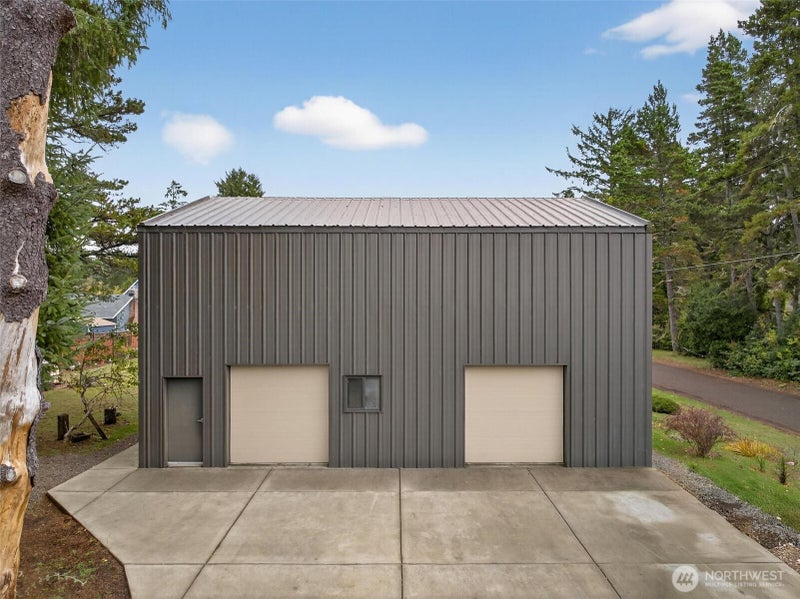 27501 R Lane