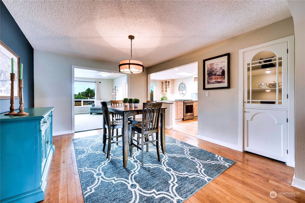 Photo of 725 Hoyt Avenue, Everett, WA 98201 (MLS # 2253568)