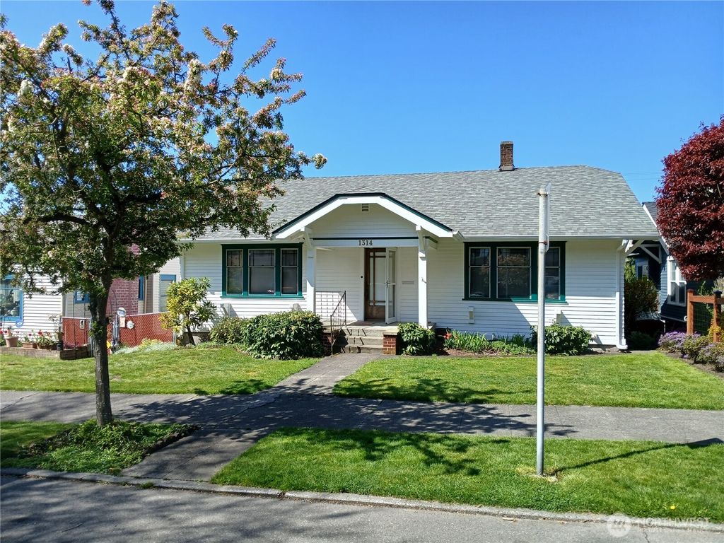 Photo of 1314 Colby Ave, Everett, WA 98201 (MLS # 2360218)