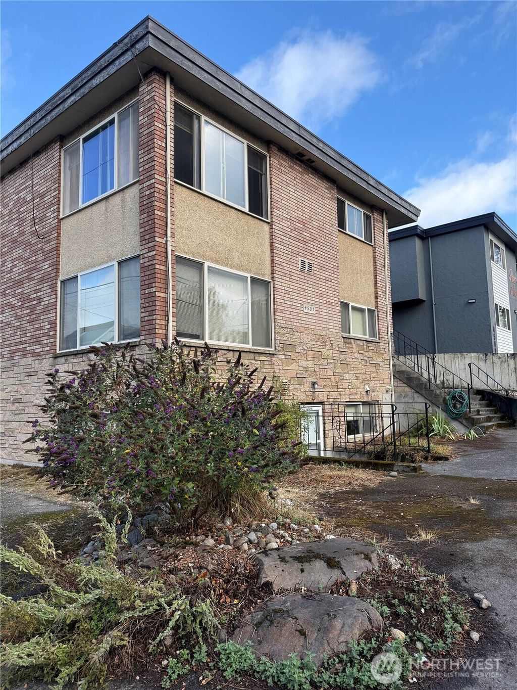 Photo of 4501 Fremont Avenue N, Seattle, WA 98103 (MLS # 2424204)