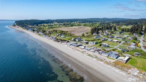 Photo of 977 Moonraker Drive, Freeland, WA 98249 (MLS # 2561369)