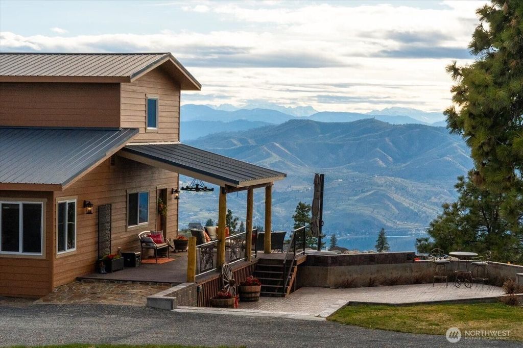 Photo of 95 Horizon Lane, Chelan, WA 98816 (MLS # 2500729)