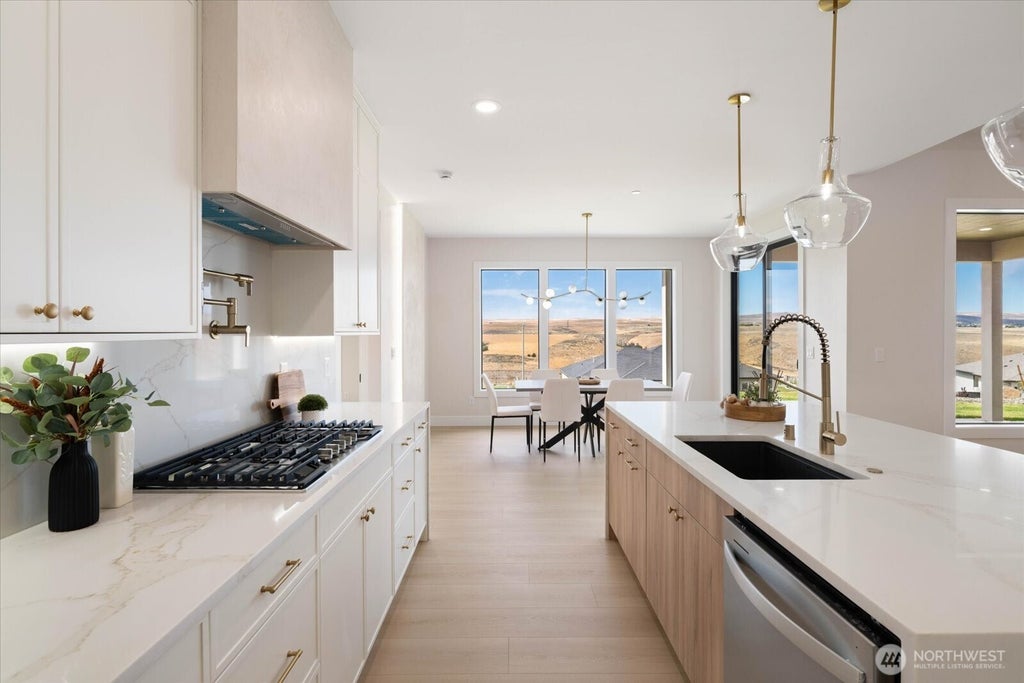 Photo of 7541 W 22nd Place PL, Kennewick, WA 99338 (MLS # 2592084)