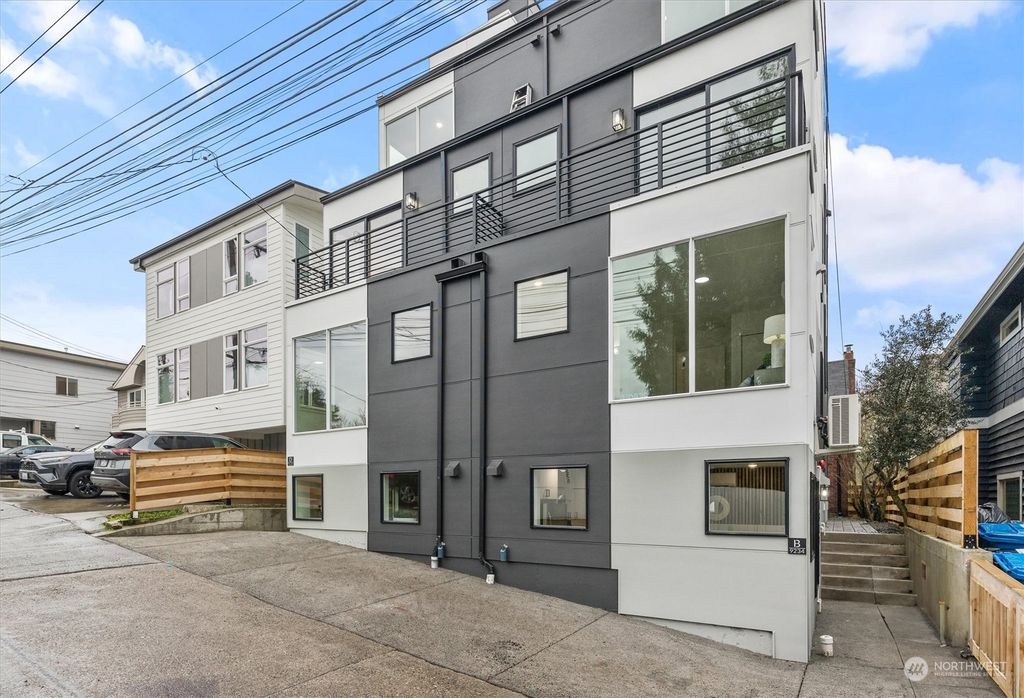 Photo of 9234 35th Avenue SW #D, Seattle, WA 98126 (MLS # 2197556)