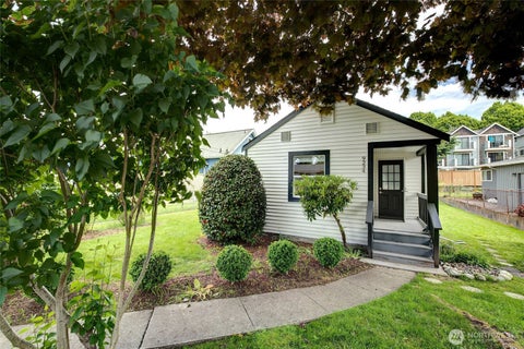Photo of 9234 36th Avenue SW, Seattle, WA 98126 (MLS # 2579351)