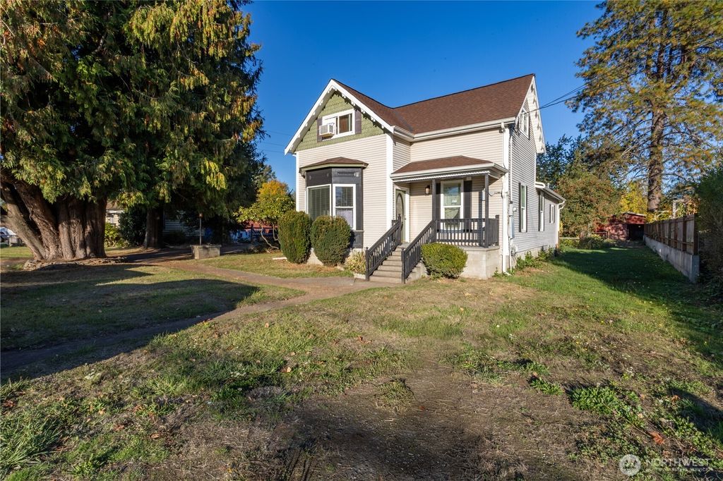 Photo of 1308 N Pearl Street, Centralia, WA 98531 (MLS # 2435583)