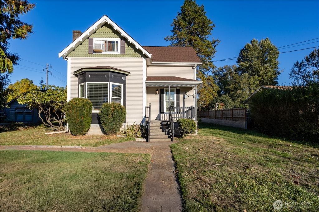 Photo of 1308 N Pearl Street, Centralia, WA 98531 (MLS # 2435583)